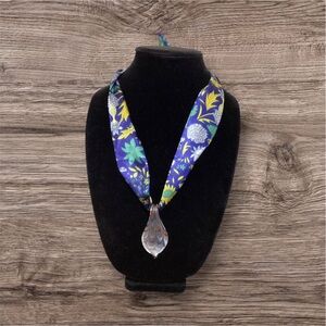 (#10) Floral Blue and Glass Pendant Necklace